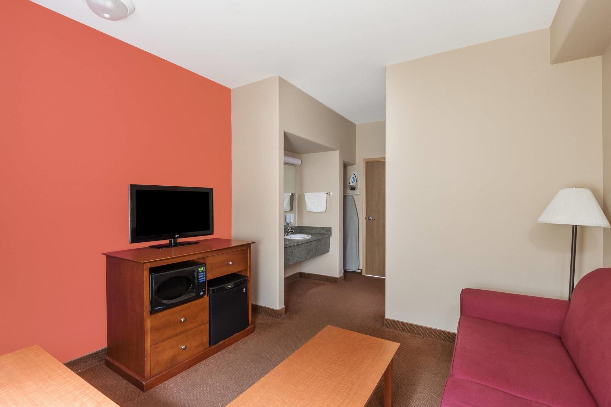 Super 8 By Wyndham St Johns Hotel St. John's Exterior photo